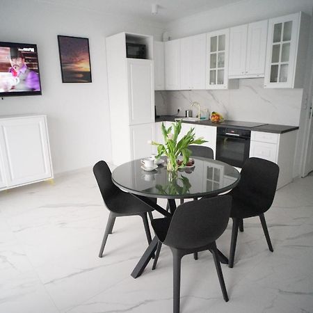 Apartament Powidz Lägenhet Exteriör bild
